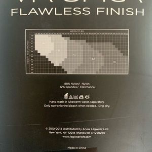 Via Spiga sheer pantyhose. Black size B